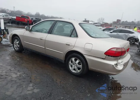 2000 Honda Accord 2.3 Se from USA, damaged, VIN 1HGCG6696YA071745